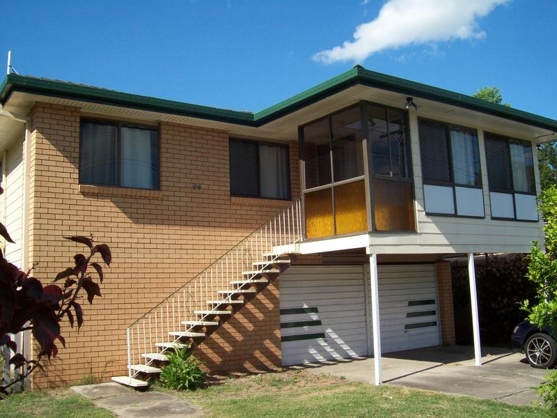 44 Robertson Road, Eastern Heights QLD 4305