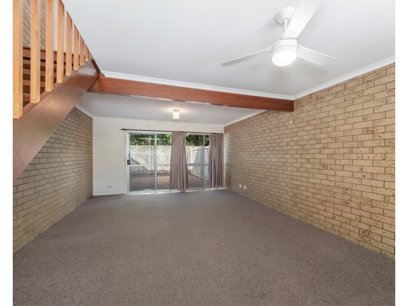 2/18 Railway Street, Booval QLD 4304