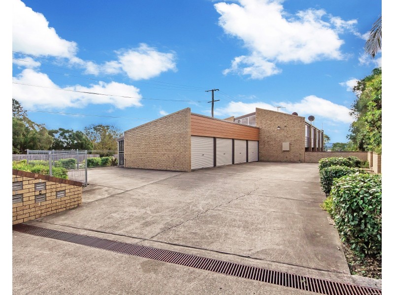 2/18 Railway Street, Booval QLD 4304