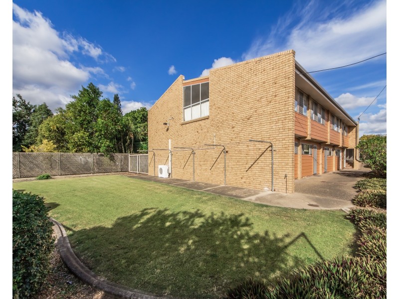 2/18 Railway Street, Booval QLD 4304