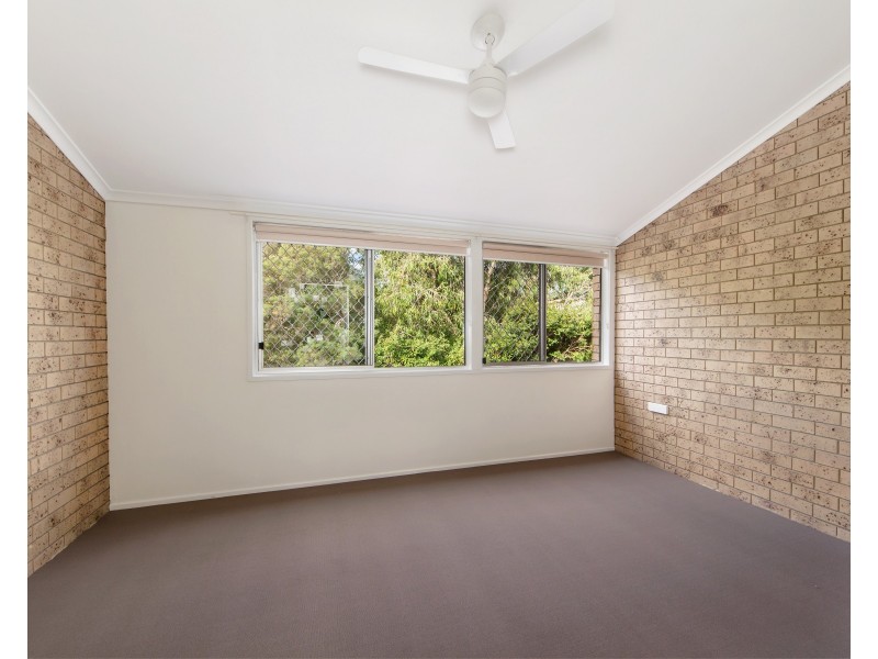 2/18 Railway Street, Booval QLD 4304