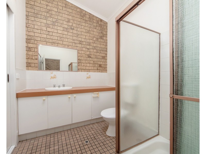 2/18 Railway Street, Booval QLD 4304