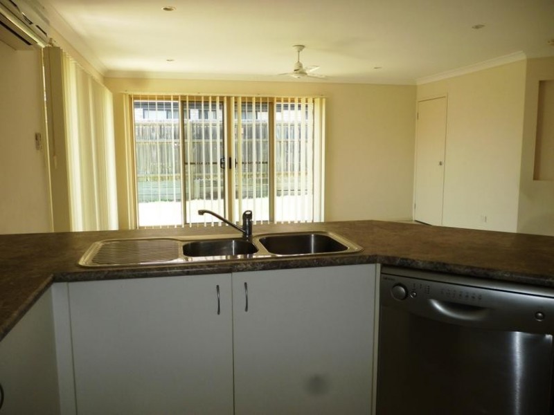 2 Acacia Close, Raceview QLD 4305