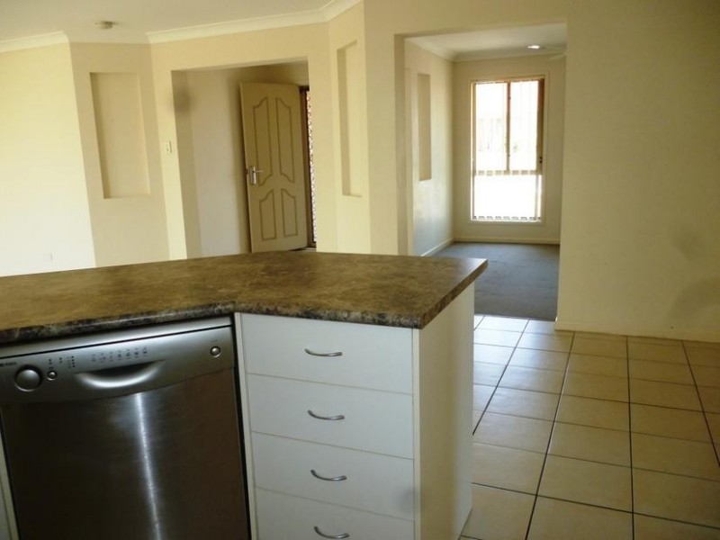 2 Acacia Close, Raceview QLD 4305