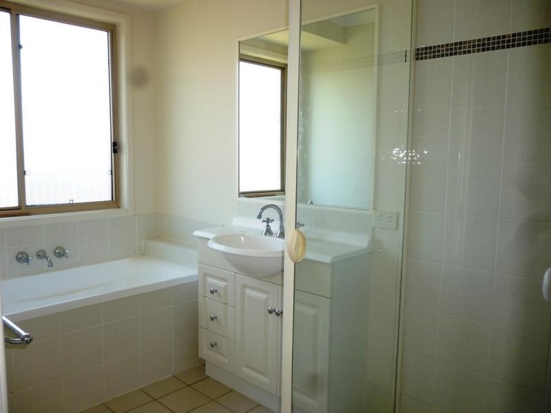 2 Acacia Close, Raceview QLD 4305