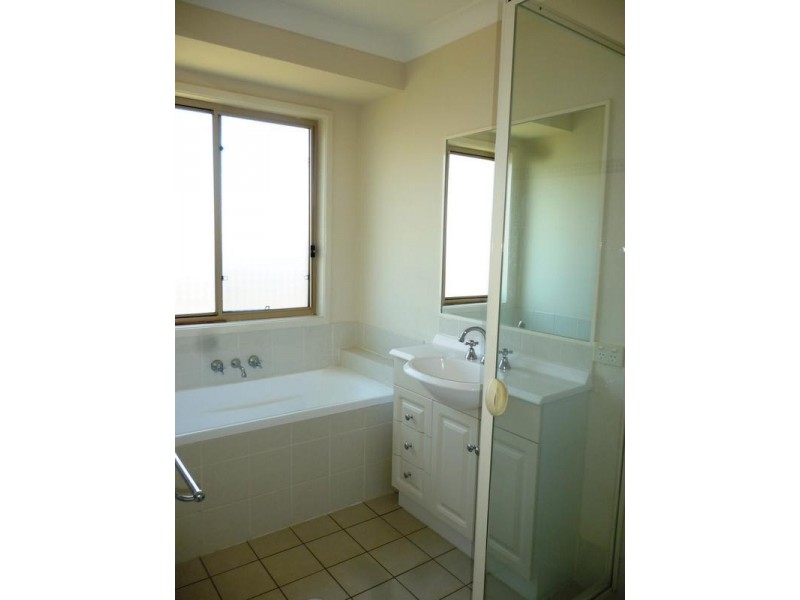 2 Acacia Close, Raceview QLD 4305