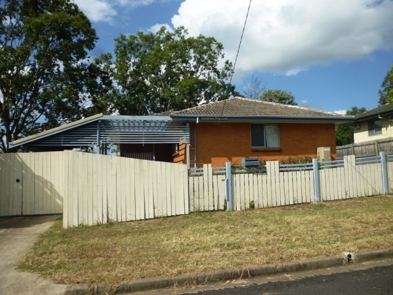 9 Dossie Street, Riverview QLD 4303