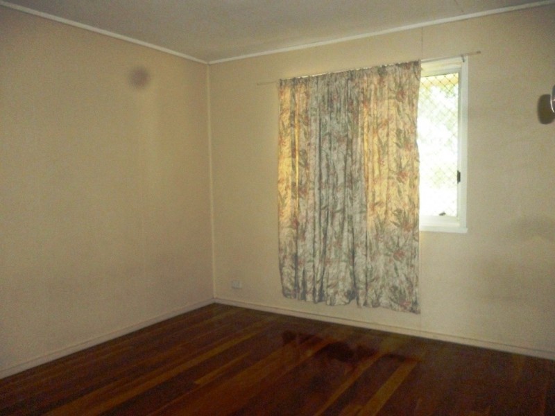 9 Dossie Street, Riverview QLD 4303