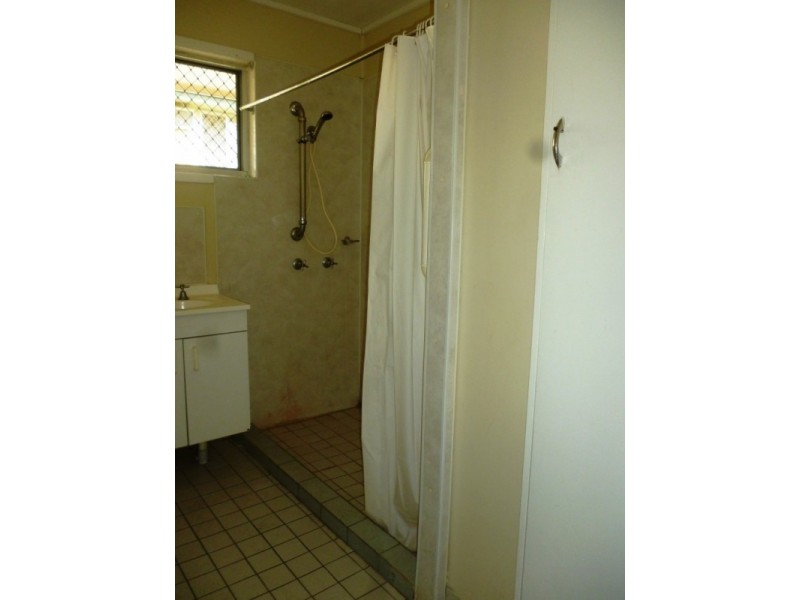 9 Dossie Street, Riverview QLD 4303