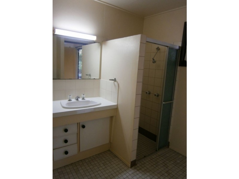 1/72 Raceview Street, Raceview QLD 4305