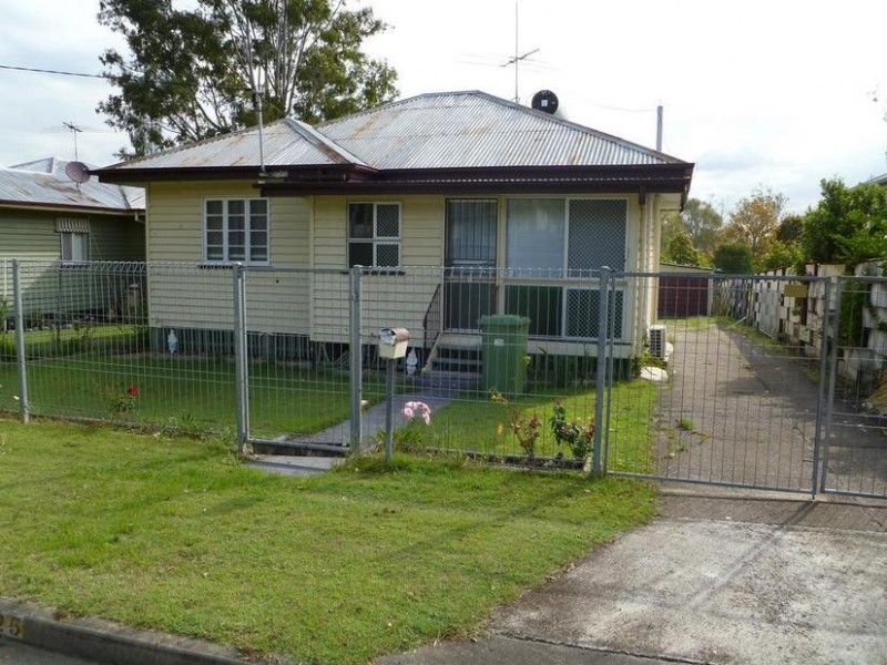 25 Vineyard Street, One Mile QLD 4305