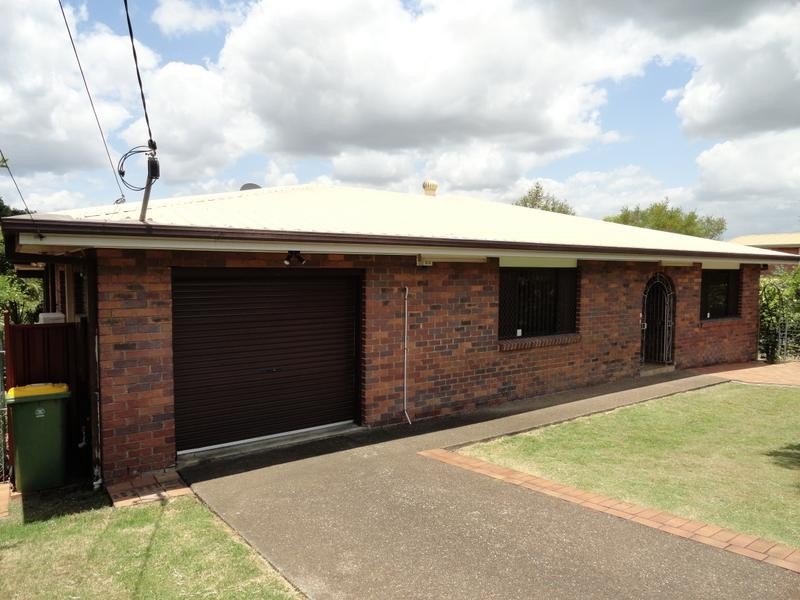 18 McKenzie Street, Bundamba QLD 4304