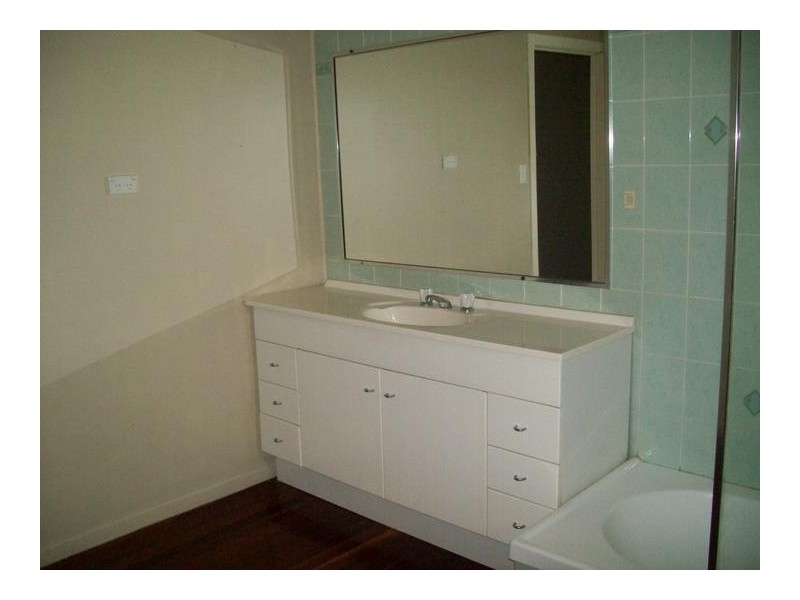 98 Holdsworth Road, North Ipswich QLD 4305