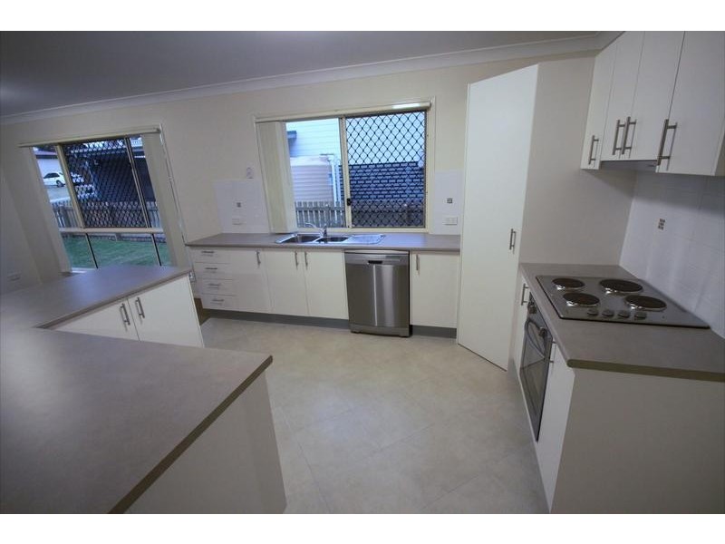 10 Chalmers Place, North Ipswich QLD 4305
