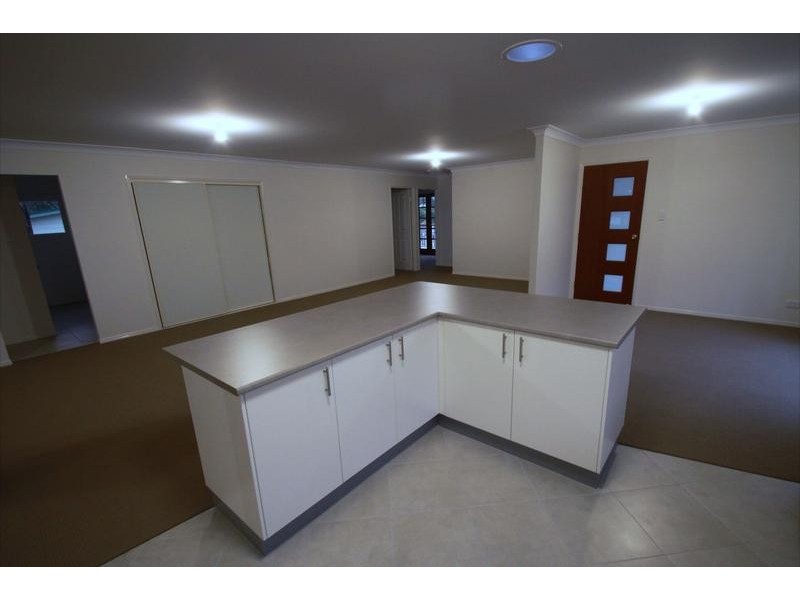 10 Chalmers Place, North Ipswich QLD 4305
