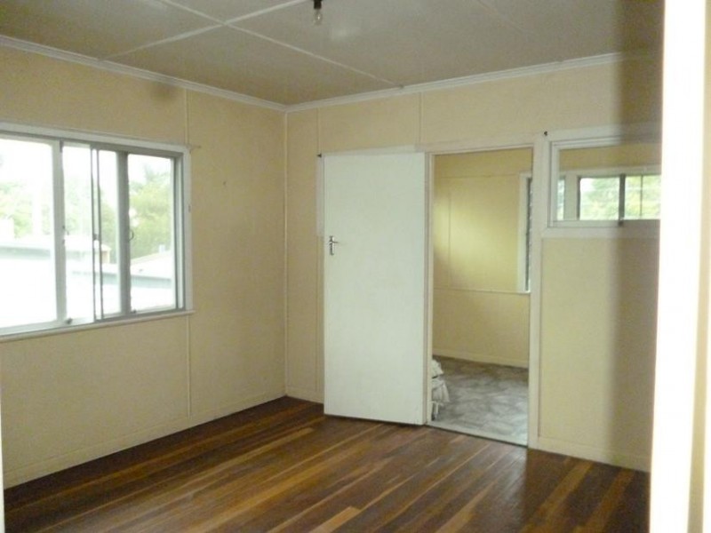 26 Lindsay Street, Bundamba QLD 4304