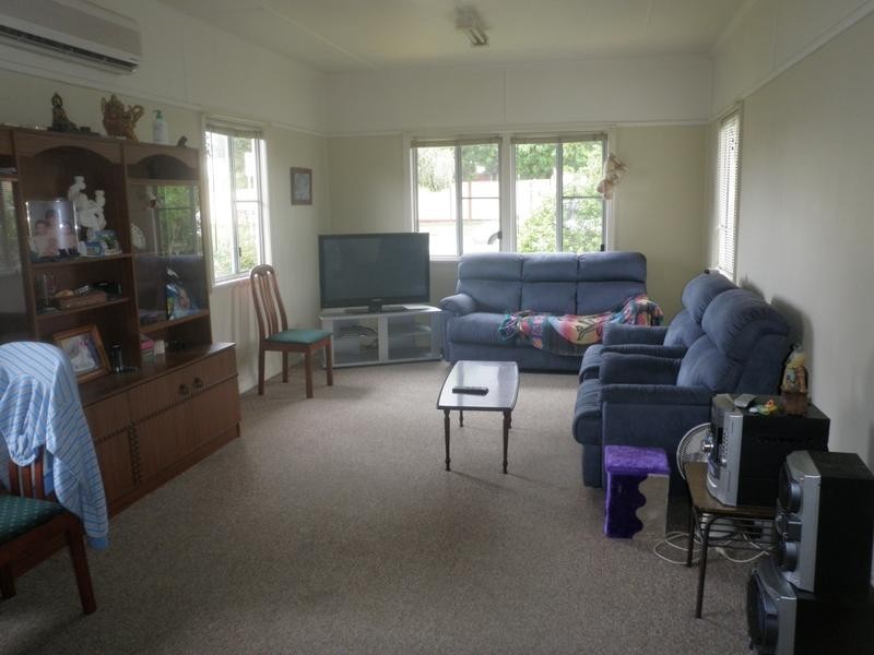 124 Glebe Road, Booval QLD 4304