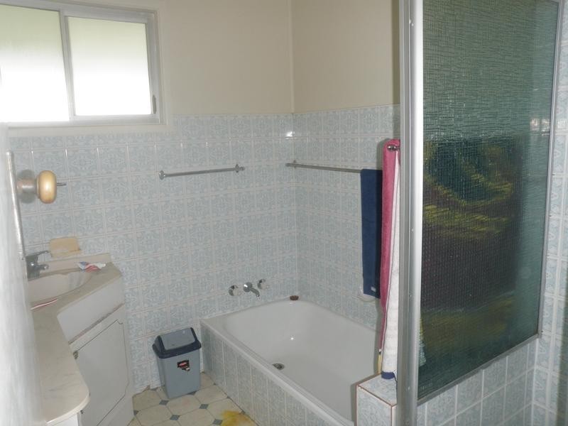 124 Glebe Road, Booval QLD 4304