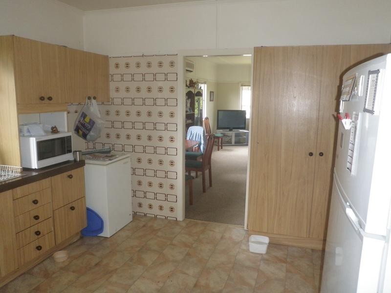 124 Glebe Road, Booval QLD 4304