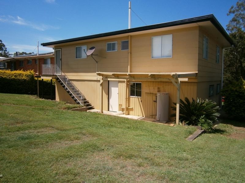 8 Reif Street, Flinders View QLD 4305