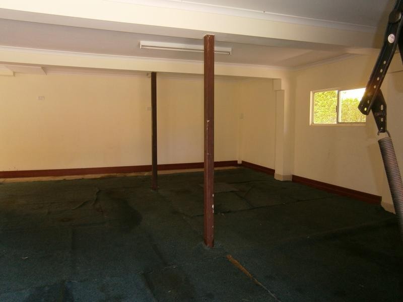 8 Reif Street, Flinders View QLD 4305