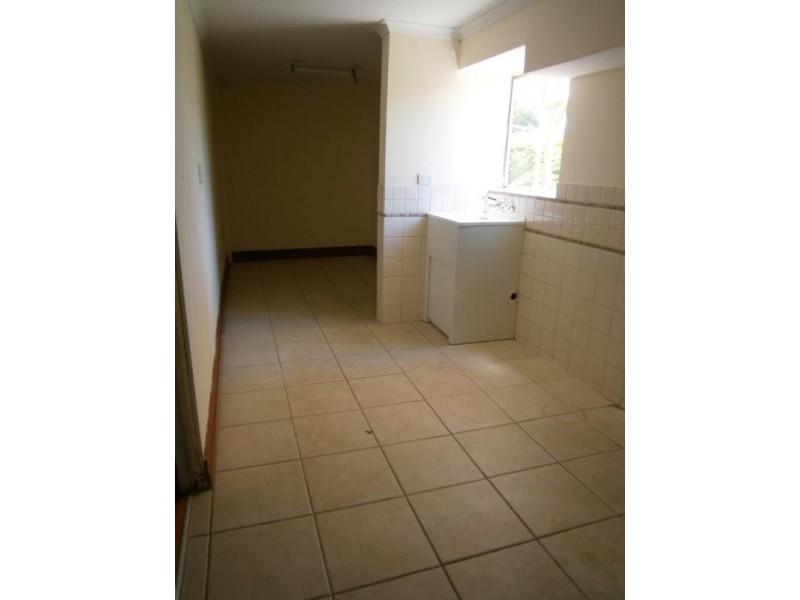 8 Reif Street, Flinders View QLD 4305