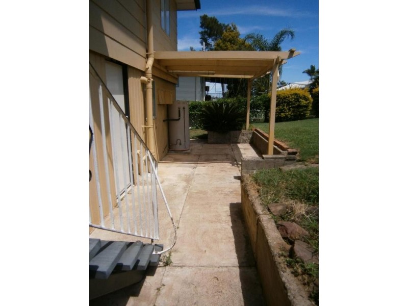 8 Reif Street, Flinders View QLD 4305