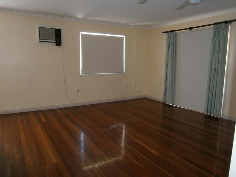 8 Reif Street, Flinders View QLD 4305