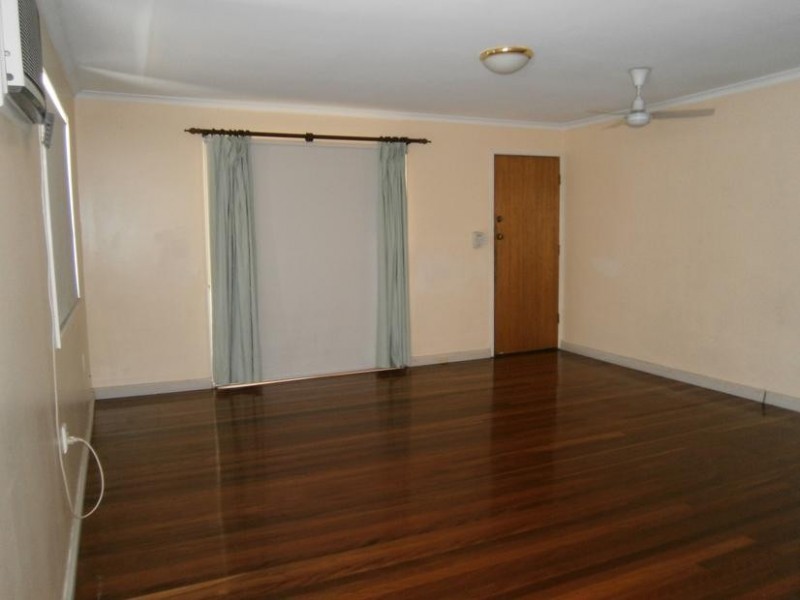 8 Reif Street, Flinders View QLD 4305