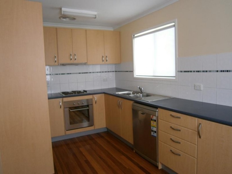 8 Reif Street, Flinders View QLD 4305