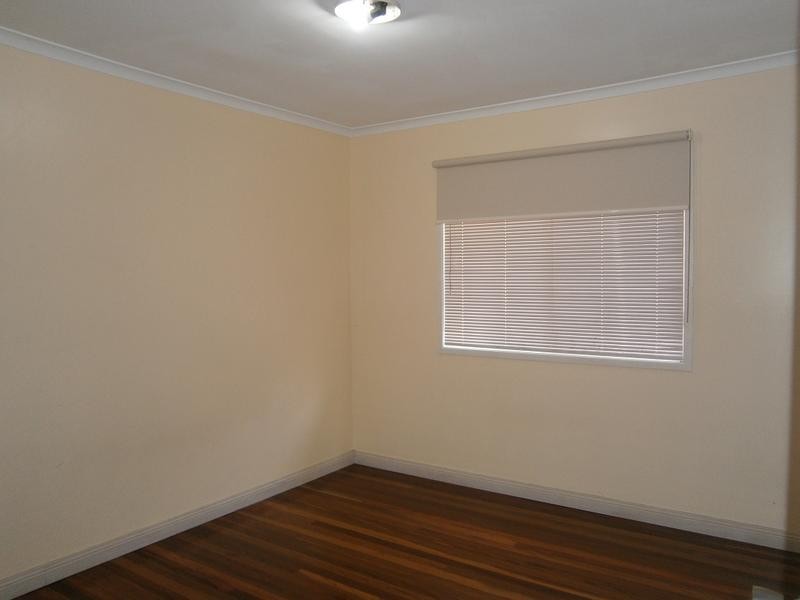 8 Reif Street, Flinders View QLD 4305