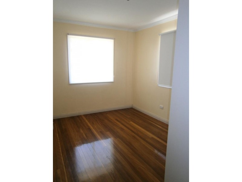 8 Reif Street, Flinders View QLD 4305