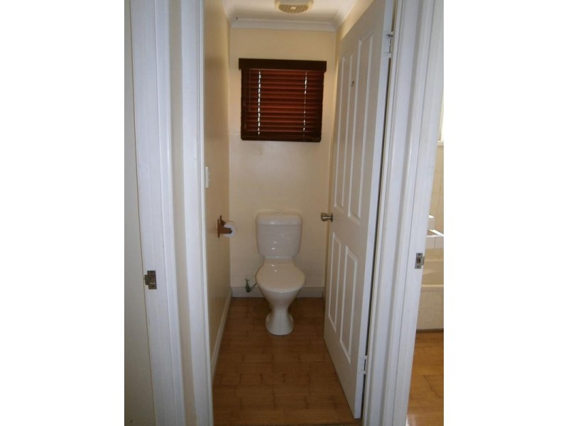 8 Reif Street, Flinders View QLD 4305