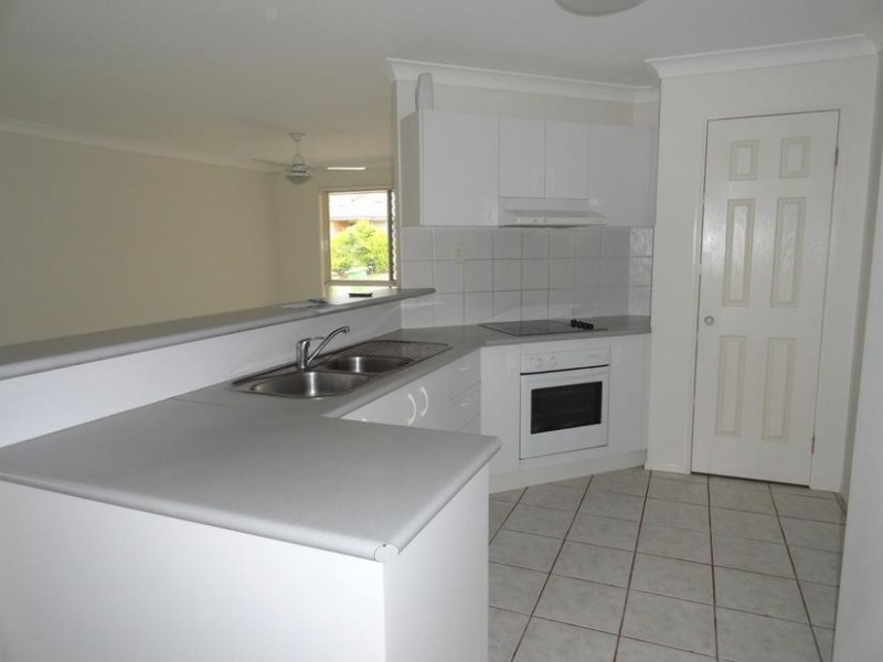 72 Sandalwood Drive, Yamanto QLD 4305