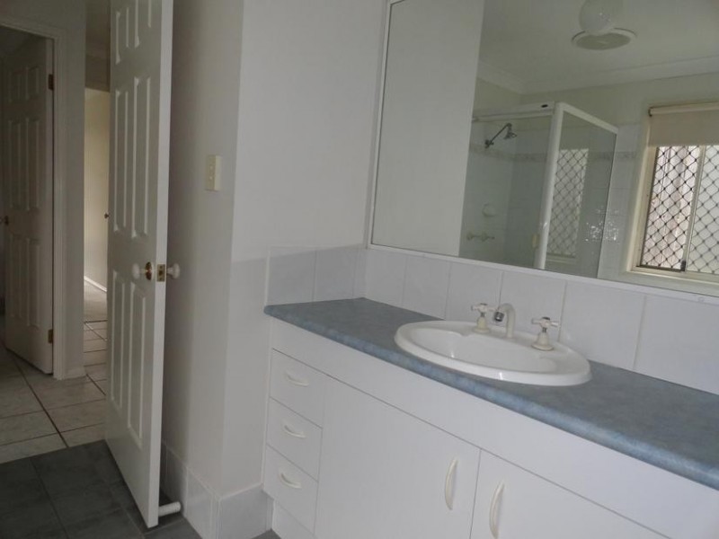 72 Sandalwood Drive, Yamanto QLD 4305