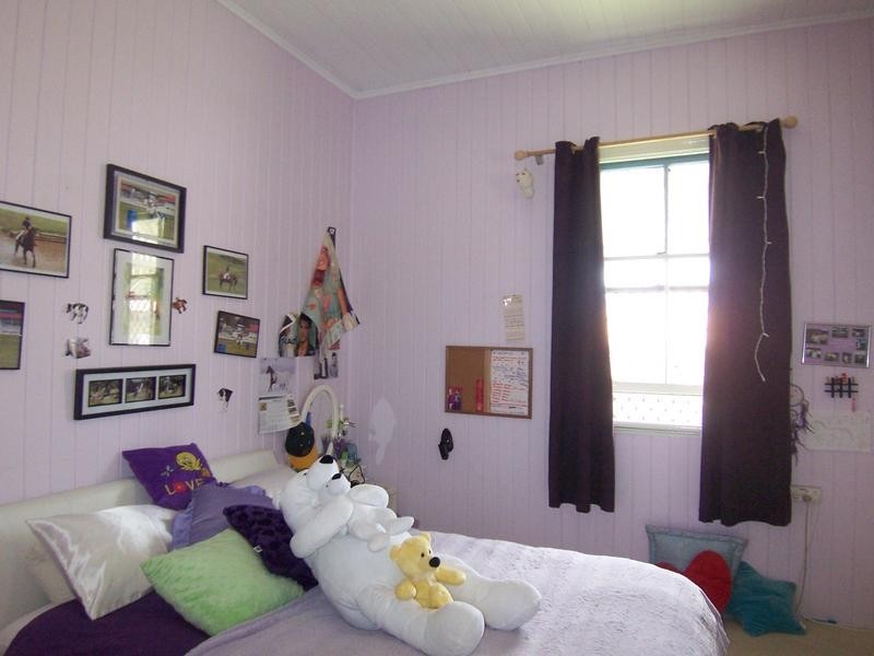 79 Cemetery Road, Raceview QLD 4305