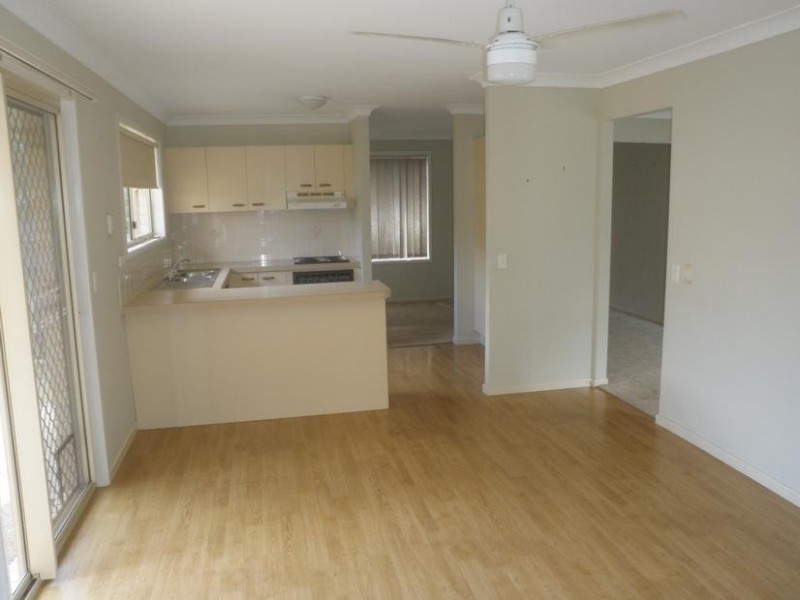 6 Hillier Court, Flinders View QLD 4305