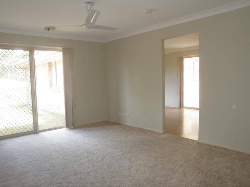 6 Hillier Court, Flinders View QLD 4305
