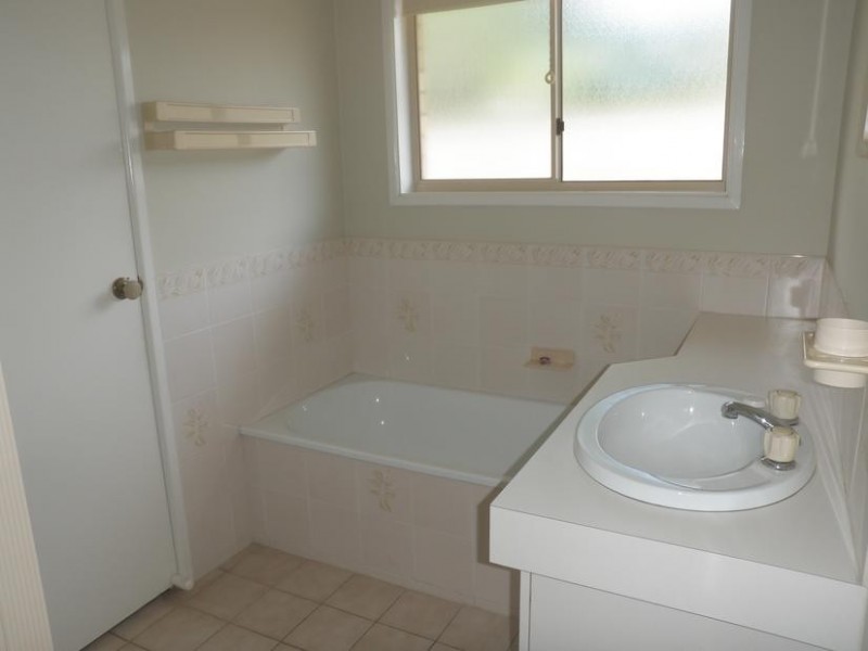 6 Hillier Court, Flinders View QLD 4305