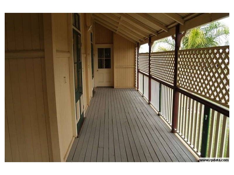 30 The Terrace, North Ipswich QLD 4305