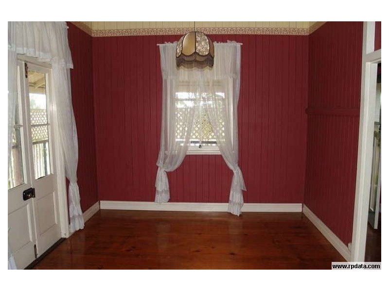 30 The Terrace, North Ipswich QLD 4305