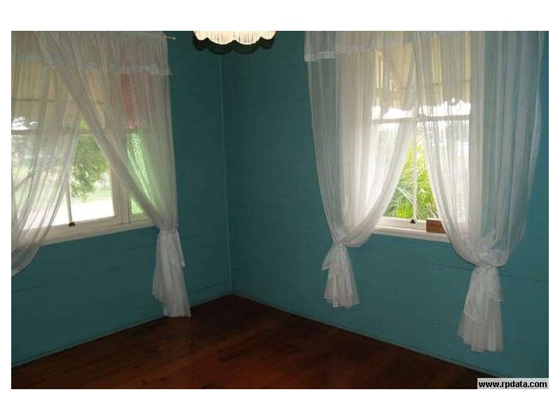 30 The Terrace, North Ipswich QLD 4305