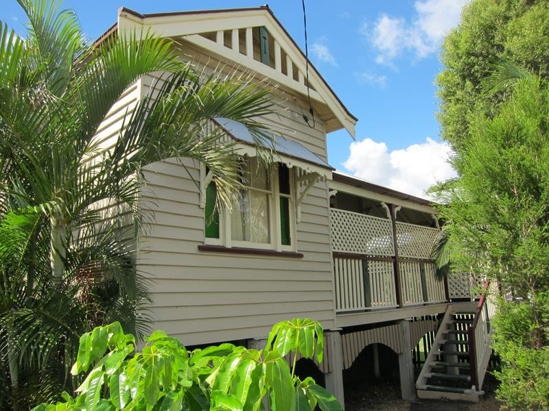 30 The Terrace, North Ipswich QLD 4305