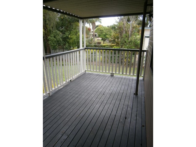 16 Clifton Street, Booval QLD 4304