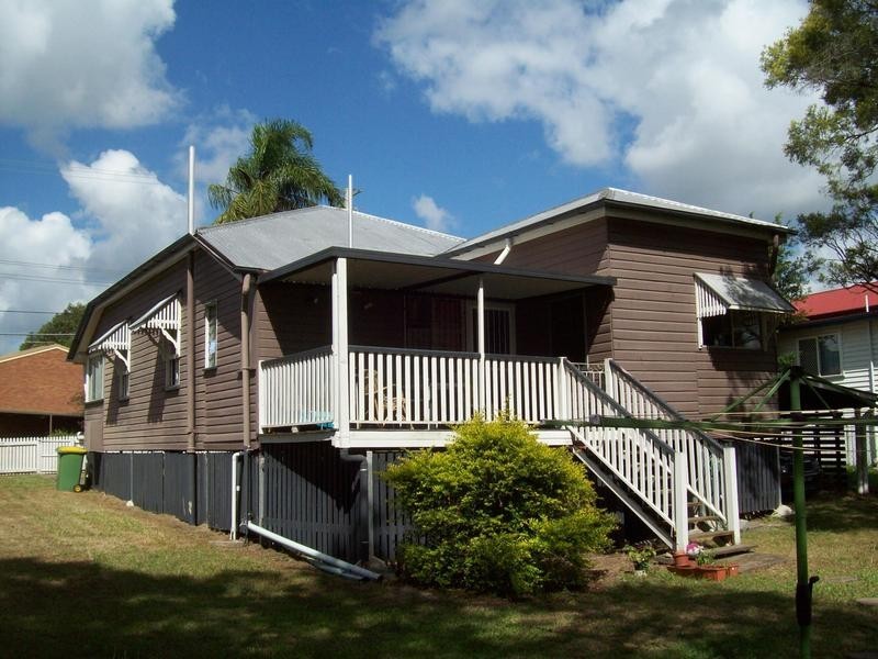 16 Clifton Street, Booval QLD 4304