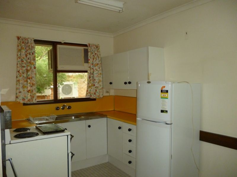 2/72 Raceview Street, Raceview QLD 4305