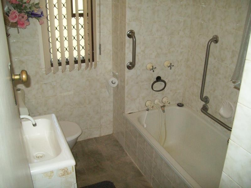 26 Stuart Street, Eastern Heights QLD 4305
