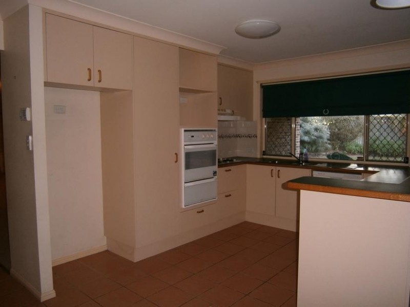 5 Japonica Court, Yamanto QLD 4305