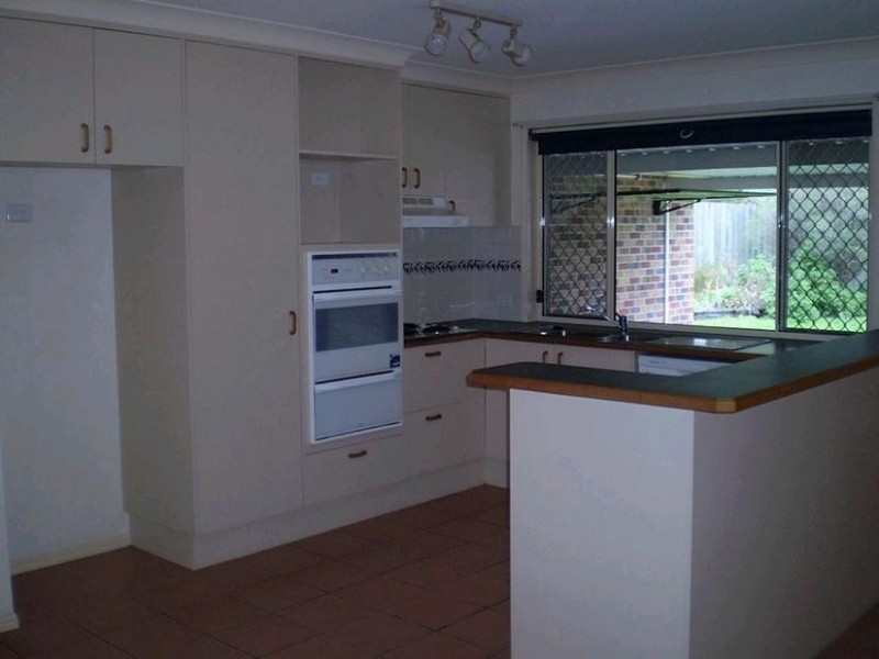 5 Japonica Court, Yamanto QLD 4305