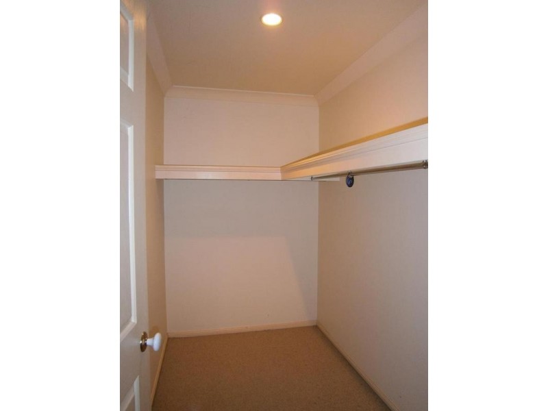 5 Japonica Court, Yamanto QLD 4305